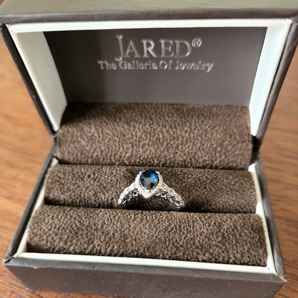 GENUINE 14K SAPPHIRE & DIAMOND RING - Picture 4 of 9
